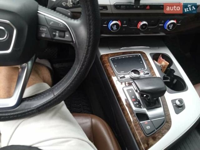 Белый Ауди Ку 7, объемом двигателя 1.98 л и пробегом 77 тыс. км за 28000 $, фото 4 на Automoto.ua