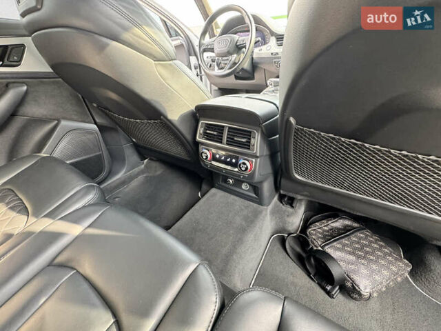 Белый Ауди Ку 7, объемом двигателя 3 л и пробегом 79 тыс. км за 41000 $, фото 16 на Automoto.ua