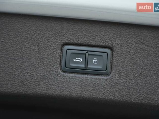 Білий Ауді Ку 7, об'ємом двигуна 3 л та пробігом 99 тис. км за 31800 $, фото 58 на Automoto.ua