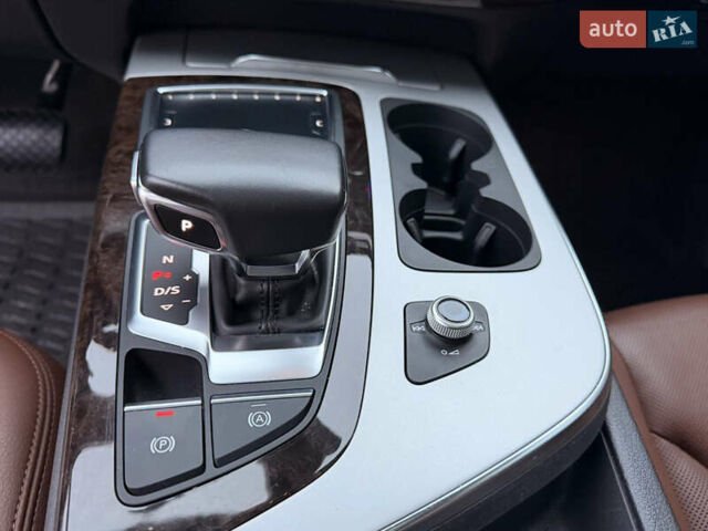 Белый Ауди Ку 7, объемом двигателя 1.98 л и пробегом 166 тыс. км за 30000 $, фото 17 на Automoto.ua