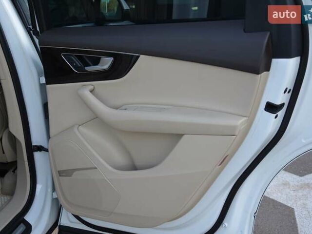 Білий Ауді Ку 7, об'ємом двигуна 3 л та пробігом 99 тис. км за 31800 $, фото 49 на Automoto.ua