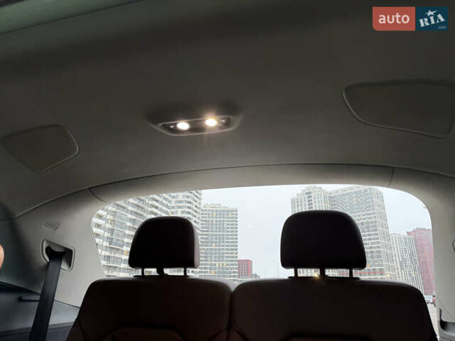 Белый Ауди Ку 7, объемом двигателя 1.98 л и пробегом 166 тыс. км за 30000 $, фото 9 на Automoto.ua