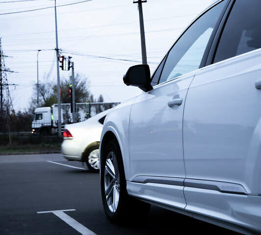 Белый Ауди Ку 7, объемом двигателя 3 л и пробегом 190 тыс. км за 43500 $, фото 11 на Automoto.ua