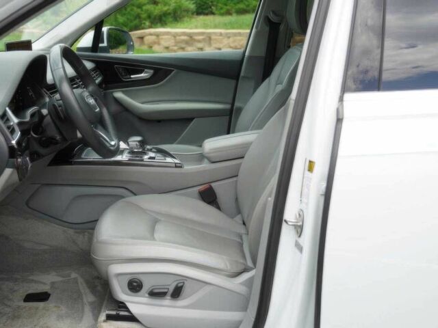 Білий Ауді Ку 7, об'ємом двигуна 0 л та пробігом 52 тис. км за 14400 $, фото 16 на Automoto.ua