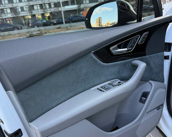 Білий Ауді Ку 7, об'ємом двигуна 3 л та пробігом 55 тис. км за 38200 $, фото 19 на Automoto.ua