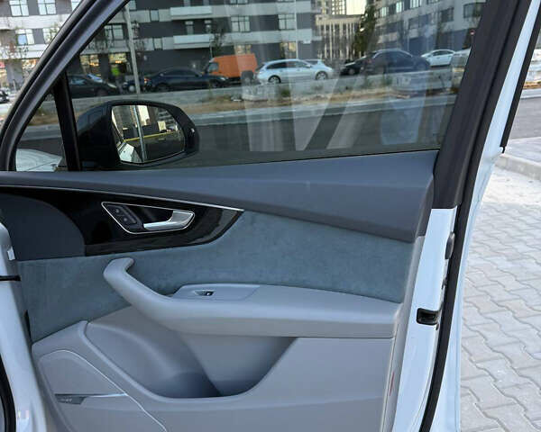 Білий Ауді Ку 7, об'ємом двигуна 3 л та пробігом 55 тис. км за 38200 $, фото 15 на Automoto.ua