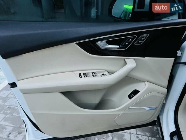 Білий Ауді Ку 7, об'ємом двигуна 3 л та пробігом 210 тис. км за 19999 $, фото 17 на Automoto.ua