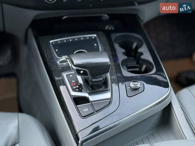 Белый Ауди Ку 7, объемом двигателя 3 л и пробегом 160 тыс. км за 21000 $, фото 24 на Automoto.ua