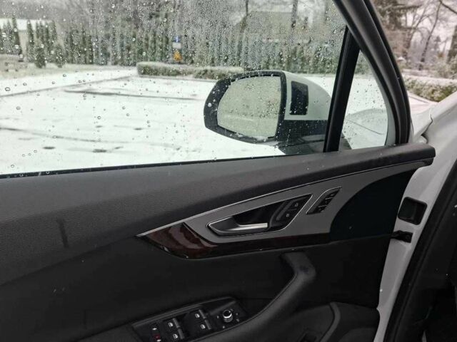 Білий Ауді Ку 7, об'ємом двигуна 2 л та пробігом 78 тис. км за 16500 $, фото 5 на Automoto.ua
