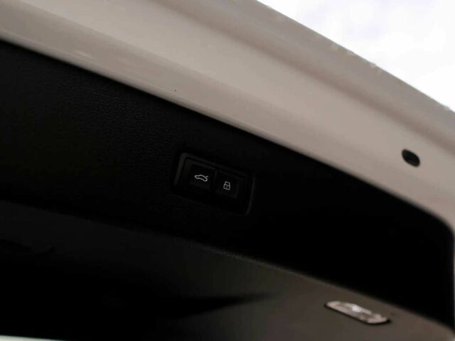 Белый Ауди Ку 7, объемом двигателя 3 л и пробегом 77 тыс. км за 23600 $, фото 19 на Automoto.ua