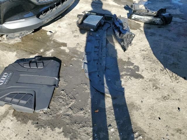 Белый Ауди Ку 7, объемом двигателя 3 л и пробегом 101 тыс. км за 22000 $, фото 12 на Automoto.ua