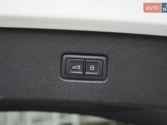 Белый Ауди Ку 7, объемом двигателя 3 л и пробегом 169 тыс. км за 29950 $, фото 67 на Automoto.ua