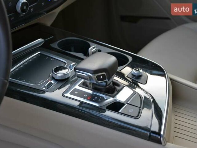 Білий Ауді Ку 7, об'ємом двигуна 3 л та пробігом 99 тис. км за 31800 $, фото 39 на Automoto.ua