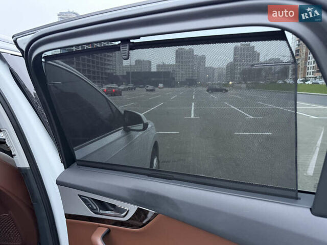 Белый Ауди Ку 7, объемом двигателя 1.98 л и пробегом 166 тыс. км за 30000 $, фото 21 на Automoto.ua