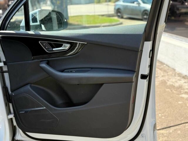 Белый Ауди Ку 7, объемом двигателя 0 л и пробегом 37 тыс. км за 15000 $, фото 15 на Automoto.ua