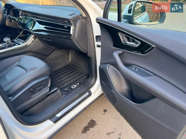 Белый Ауди Ку 7, объемом двигателя 1.98 л и пробегом 115 тыс. км за 35000 $, фото 13 на Automoto.ua