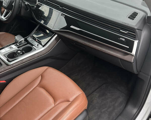 Белый Ауди Ку 7, объемом двигателя 3 л и пробегом 94 тыс. км за 58000 $, фото 13 на Automoto.ua