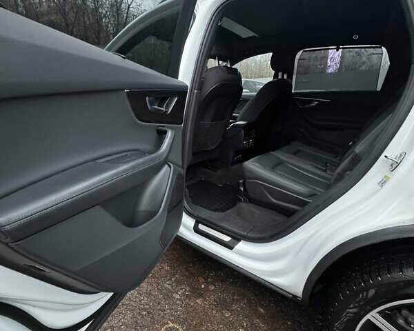 Белый Ауди Ку 7, объемом двигателя 3 л и пробегом 79 тыс. км за 56000 $, фото 36 на Automoto.ua