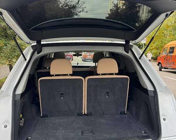 Ауди Ку 7 2020 в Киеве на Automoto.ua Белый Ауди Ку 7, объемом двигателя 3 л и пробегом 110 тыс. км за 54000 $, фото 15 на Automoto.ua