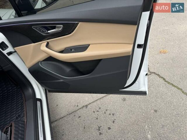 Белый Ауди Ку 7, объемом двигателя 3 л и пробегом 124 тыс. км за 45999 $, фото 16 на Automoto.ua