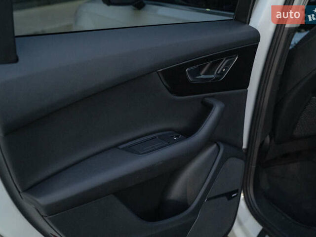 Белый Ауди Ку 7, объемом двигателя 3 л и пробегом 111 тыс. км за 46700 $, фото 41 на Automoto.ua