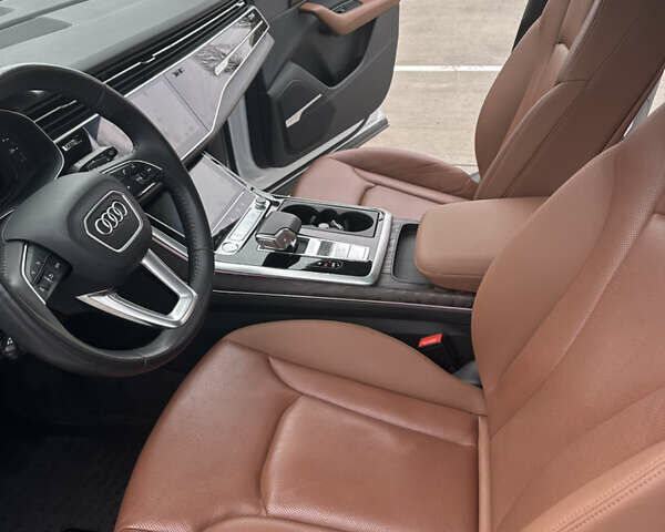 Белый Ауди Ку 7, объемом двигателя 3 л и пробегом 94 тыс. км за 58000 $, фото 5 на Automoto.ua