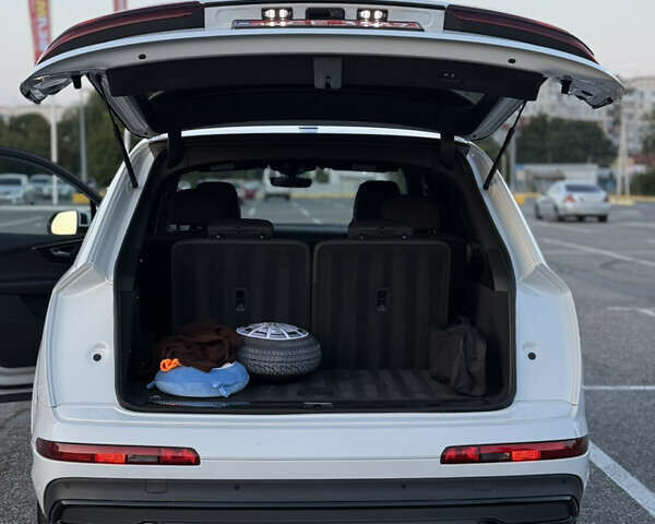 Белый Ауди Ку 7, объемом двигателя 3 л и пробегом 68 тыс. км за 60000 $, фото 22 на Automoto.ua