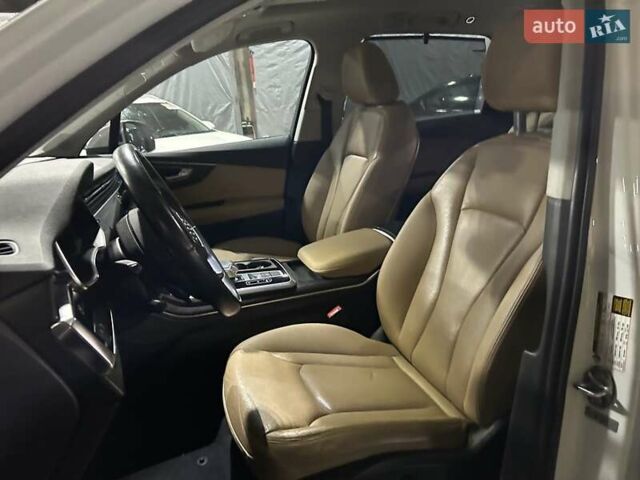 Белый Ауди Ку 7, объемом двигателя 3 л и пробегом 125 тыс. км за 41950 $, фото 6 на Automoto.ua