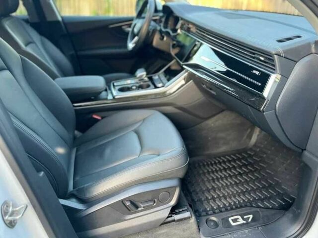 Ауді Ку 7 2020 у Києві на Automoto.ua Білий Ауді Ку 7, об'ємом двигуна 3 л та пробігом 54 тис. км за 36500 $, фото 10 на Automoto.ua