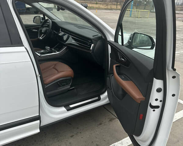 Белый Ауди Ку 7, объемом двигателя 3 л и пробегом 94 тыс. км за 58000 $, фото 12 на Automoto.ua