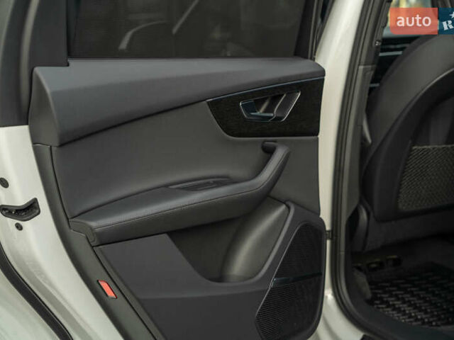 Белый Ауди Ку 7, объемом двигателя 3 л и пробегом 51 тыс. км за 53900 $, фото 56 на Automoto.ua