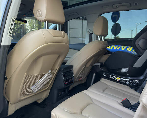 Білий Ауді Ку 7, об'ємом двигуна 3 л та пробігом 77 тис. км за 54900 $, фото 22 на Automoto.ua