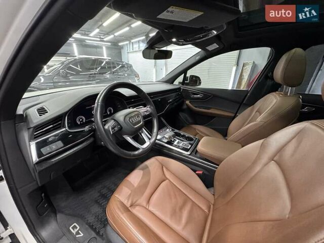 Білий Ауді Ку 7, об'ємом двигуна 1.98 л та пробігом 255 тис. км за 32000 $, фото 13 на Automoto.ua