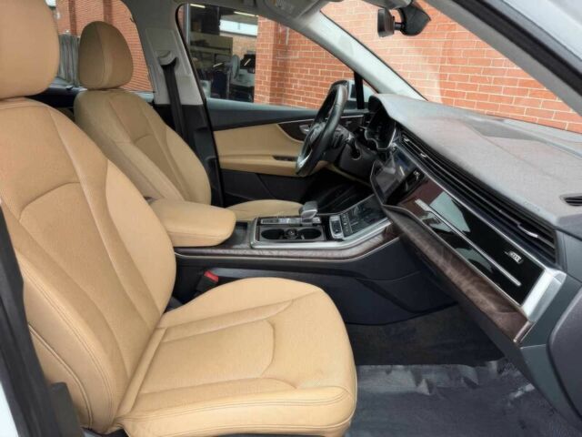 Белый Ауди Ку 7, объемом двигателя 3 л и пробегом 30 тыс. км за 36000 $, фото 9 на Automoto.ua