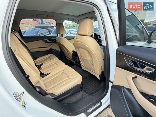 Белый Ауди Ку 7, объемом двигателя 3 л и пробегом 98 тыс. км за 35000 $, фото 13 на Automoto.ua