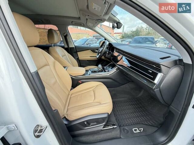 Белый Ауди Ку 7, объемом двигателя 3 л и пробегом 98 тыс. км за 35000 $, фото 14 на Automoto.ua