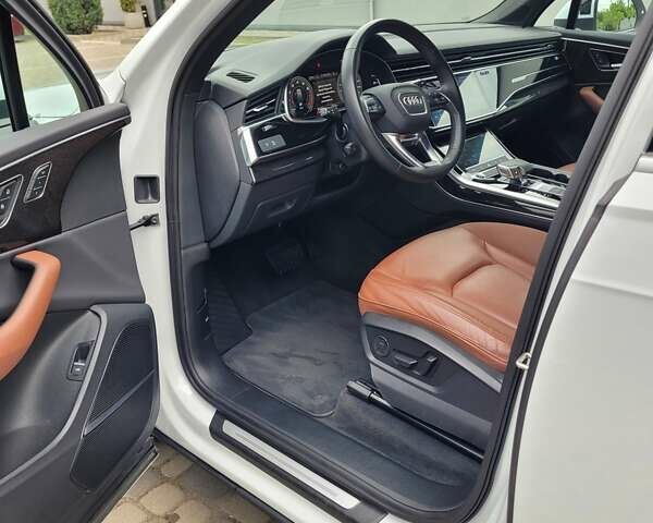 Белый Ауди Ку 7, объемом двигателя 3 л и пробегом 96 тыс. км за 55000 $, фото 18 на Automoto.ua