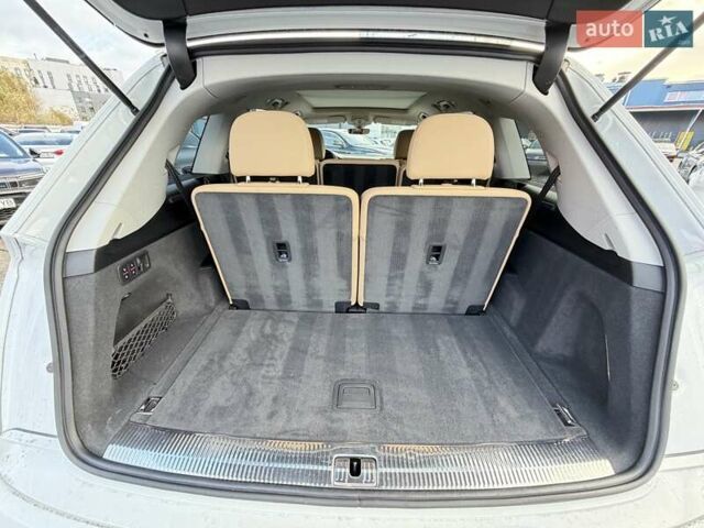 Белый Ауди Ку 7, объемом двигателя 3 л и пробегом 98 тыс. км за 35000 $, фото 17 на Automoto.ua