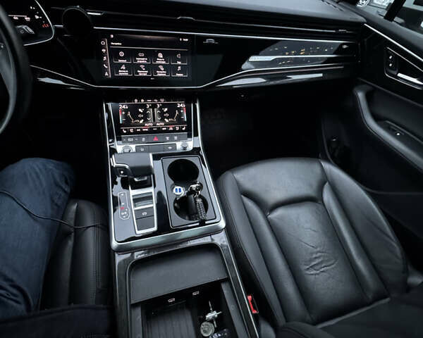 Белый Ауди Ку 7, объемом двигателя 3 л и пробегом 79 тыс. км за 56000 $, фото 48 на Automoto.ua