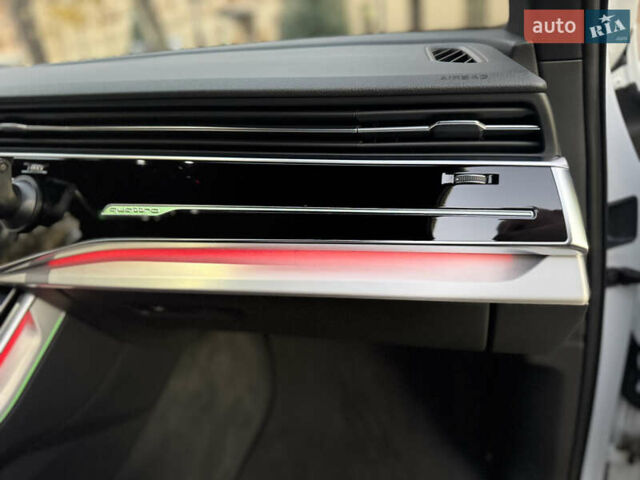 Білий Ауді Ку 7, об'ємом двигуна 3 л та пробігом 95 тис. км за 57000 $, фото 25 на Automoto.ua