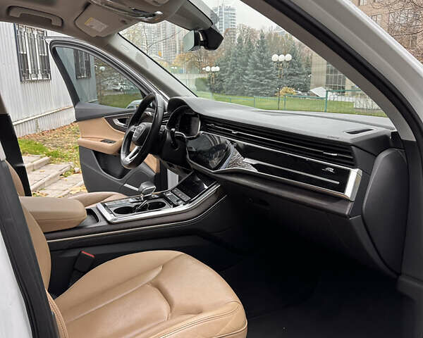 Ауди Ку 7 2020 в Киеве на Automoto.ua Белый Ауди Ку 7, объемом двигателя 3 л и пробегом 127 тыс. км за 45900 $, фото 58 на Automoto.ua