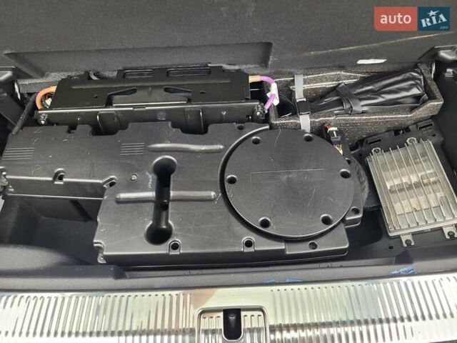 Белый Ауди Ку 7, объемом двигателя 3 л и пробегом 96 тыс. км за 55000 $, фото 35 на Automoto.ua