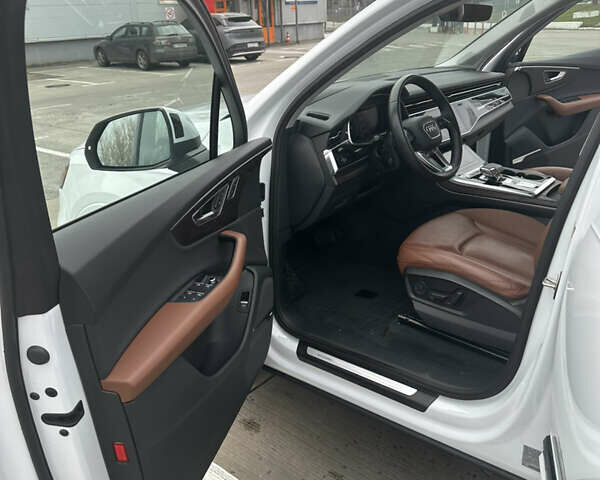 Белый Ауди Ку 7, объемом двигателя 3 л и пробегом 94 тыс. км за 58000 $, фото 4 на Automoto.ua