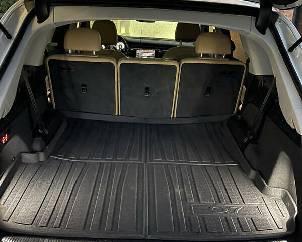 Белый Ауди Ку 7, объемом двигателя 1.98 л и пробегом 94 тыс. км за 46000 $, фото 8 на Automoto.ua