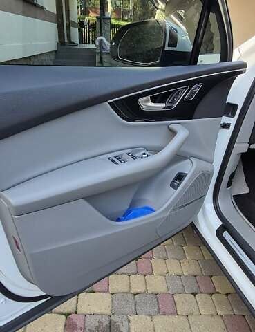 Белый Ауди Ку 7, объемом двигателя 3 л и пробегом 88 тыс. км за 44000 $, фото 19 на Automoto.ua