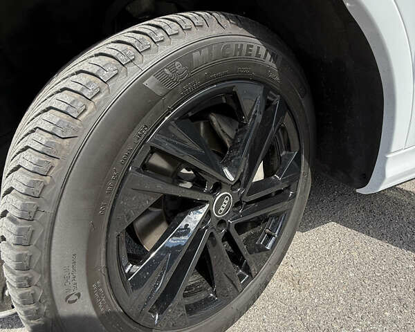 Ауди Ку 7 2020 в Виннице на Automoto.ua Белый Ауди Ку 7, объемом двигателя 3 л и пробегом 73 тыс. км за 54500 $, фото 39 на Automoto.ua