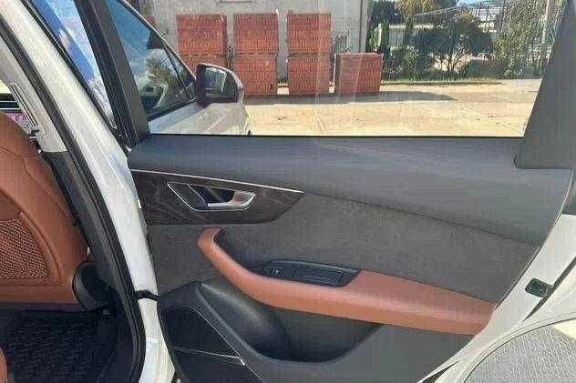 Белый Ауди Ку 7, объемом двигателя 0 л и пробегом 58 тыс. км за 41500 $, фото 7 на Automoto.ua