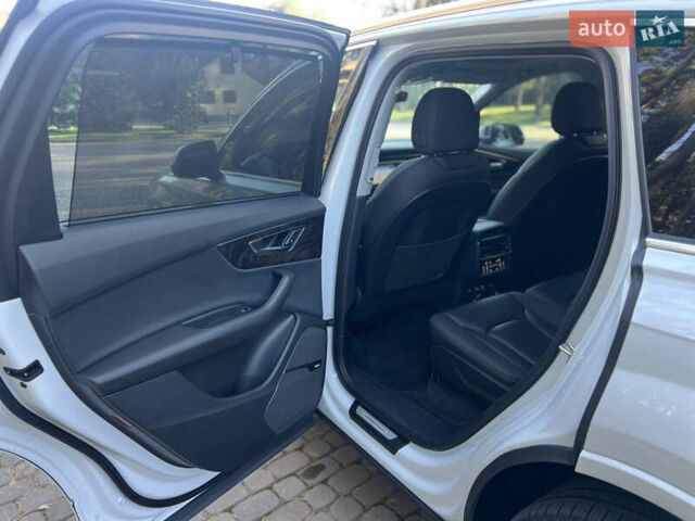 Білий Ауді Ку 7, об'ємом двигуна 3 л та пробігом 85 тис. км за 44500 $, фото 28 на Automoto.ua