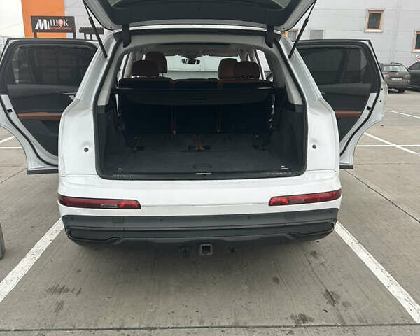 Белый Ауди Ку 7, объемом двигателя 3 л и пробегом 94 тыс. км за 58000 $, фото 8 на Automoto.ua