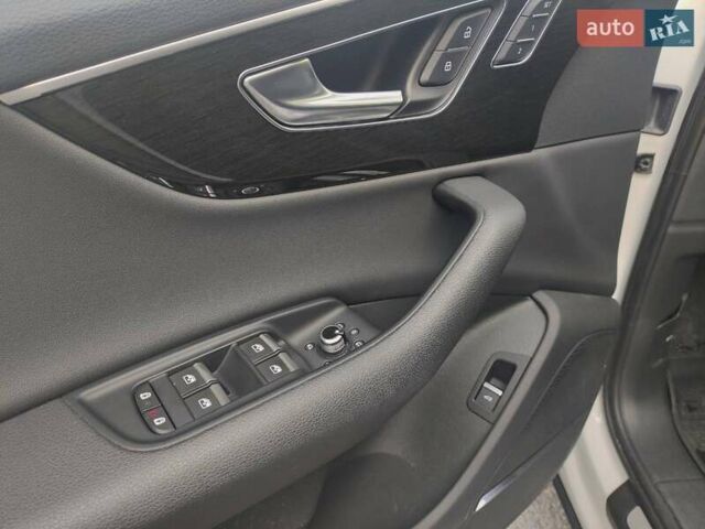 Белый Ауди Ку 7, объемом двигателя 3 л и пробегом 89 тыс. км за 55000 $, фото 29 на Automoto.ua